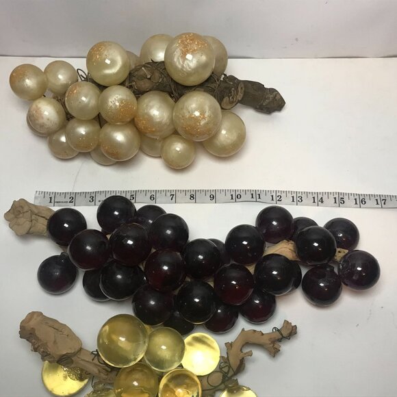 VTG 60’s MCM Extra Large Purple & Clear & White Lucite Acrylic Grapes 3 Clusters - Picture 4 of 15